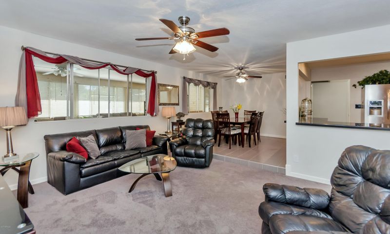 9227 N 48th Dr, Glendale, AZ 85302