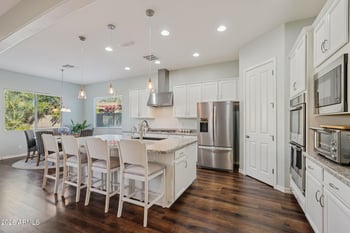 9228 Robin Ln, Peoria, AZ 85383