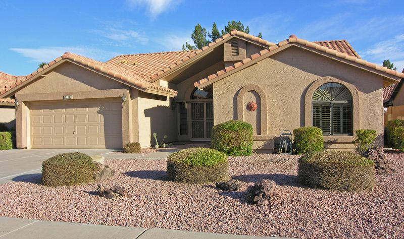 9228 W Oraibi Dr, Peoria, AZ 85382