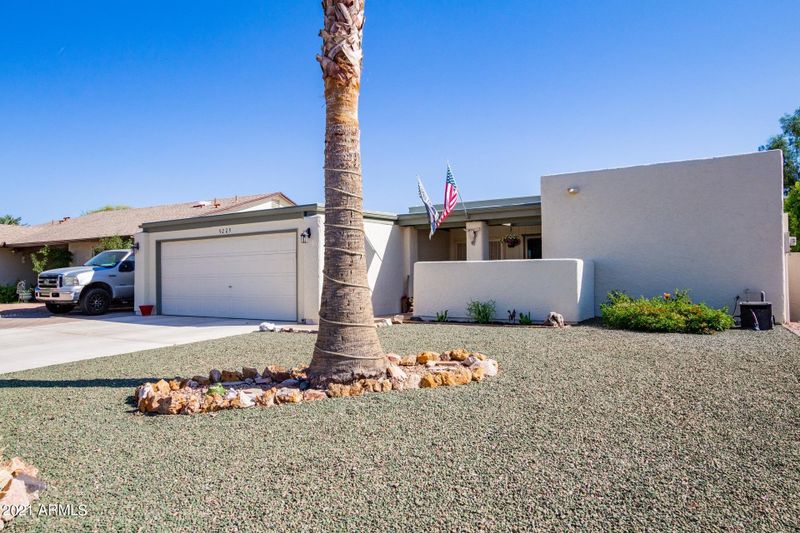 9229 E Parkside Dr, Sun Lakes, AZ 85248