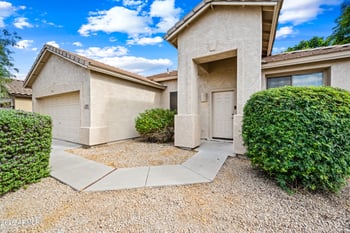 9231 Salter Dr, Peoria, AZ 85382