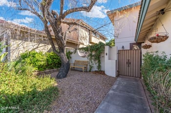 9233 45th Pl, Phoenix, AZ 85044