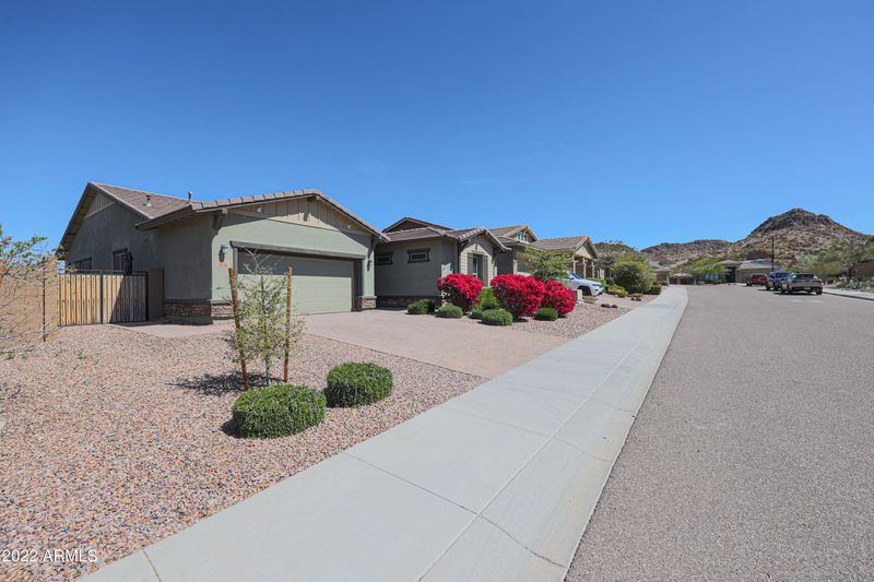 9234 W White Feather Ln, Peoria, AZ 85383