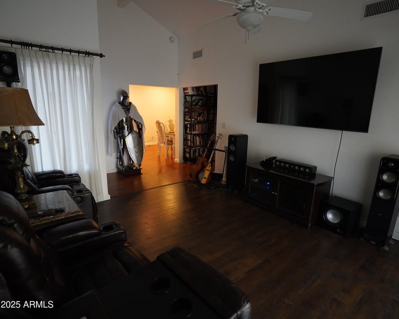 9235 51st Ln, Glendale, AZ 85302