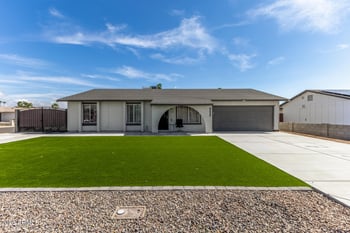 9235 74th Dr, Peoria, AZ 85345
