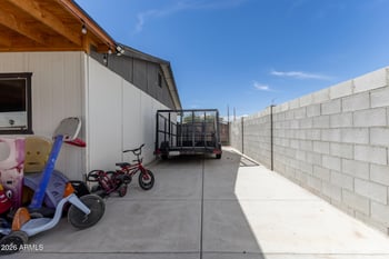 9235 74th Dr, Peoria, AZ 85345