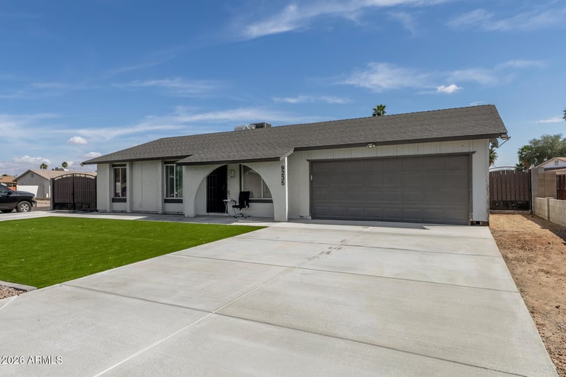 9235 74th Dr, Peoria, AZ 85345