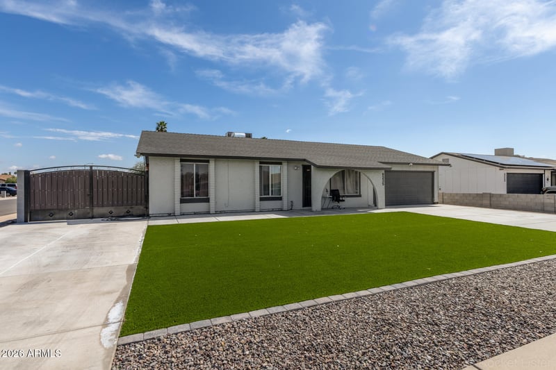 9235 74th Dr, Peoria, AZ 85345