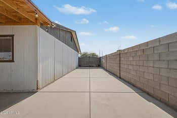 9235 74th Dr, Peoria, AZ 85345