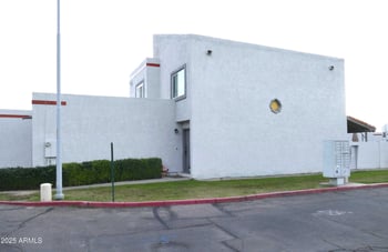 9238 47th Dr, Glendale, AZ 85302