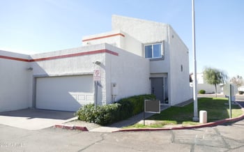 9238 47th Dr, Glendale, AZ 85302