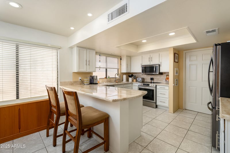 9238 Taro Ln, Peoria, AZ 85382