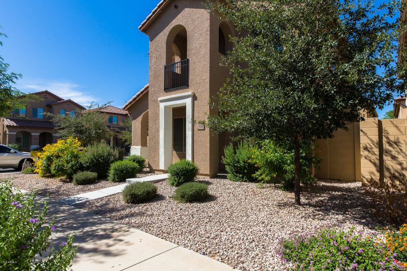 9238 W Meadow Dr, Peoria, AZ 85382