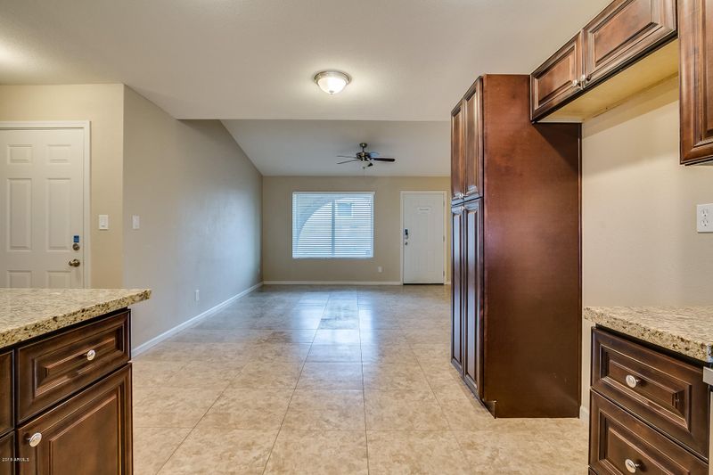 9239 N 63rd Dr, Glendale, AZ 85302