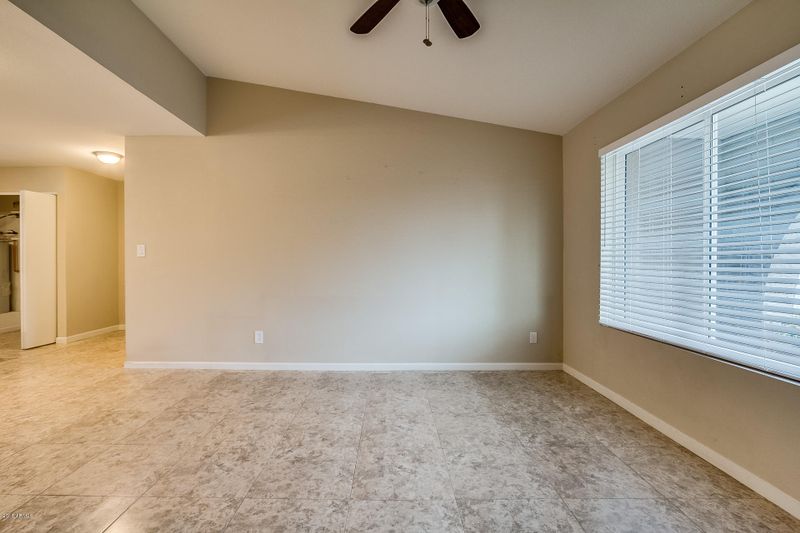 9239 N 63rd Dr, Glendale, AZ 85302