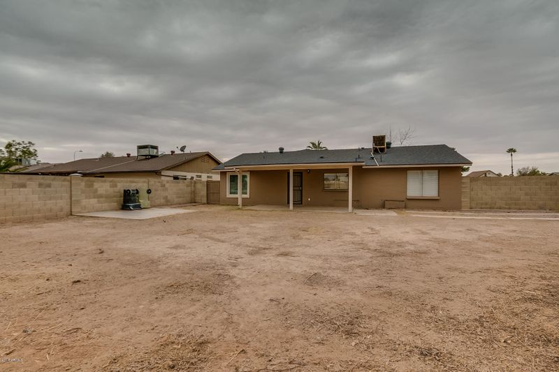 9239 N 63rd Dr, Glendale, AZ 85302
