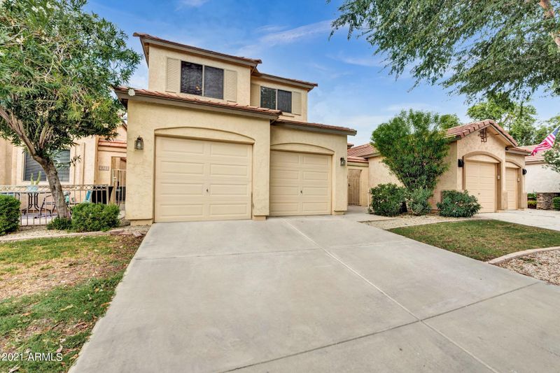 924 S Balboa Dr, Gilbert, AZ 85296