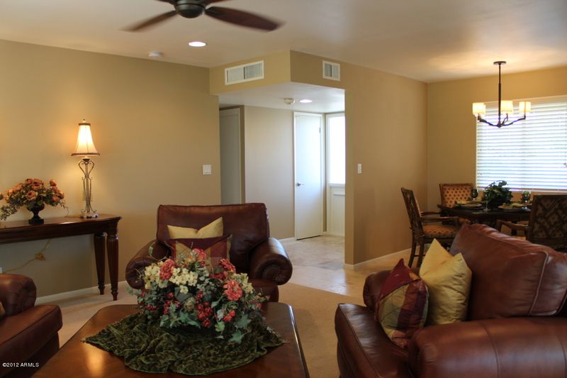 924 S Saranac Ave, Mesa, AZ 85208