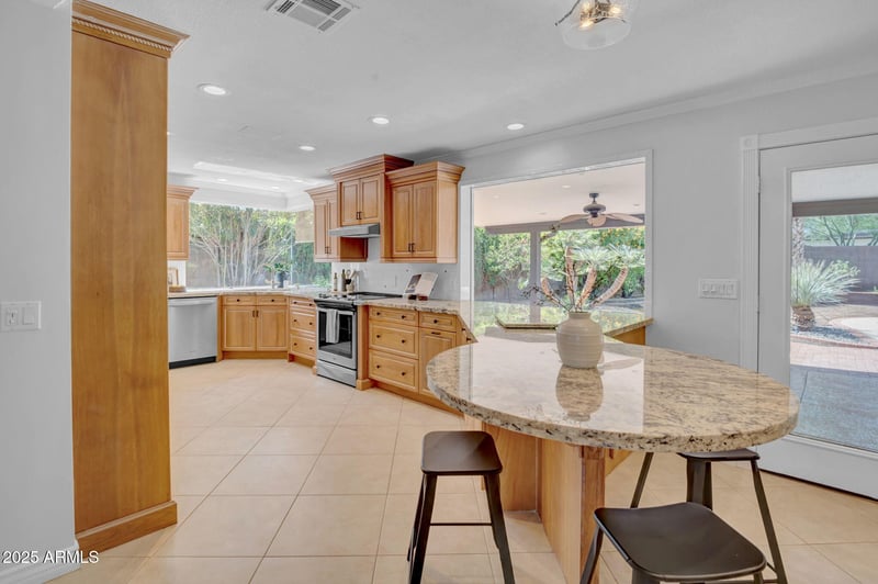 9240 32nd Pl, Phoenix, AZ 85028
