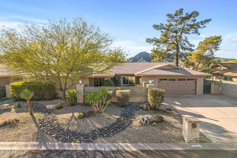 9242 N 28th St, Phoenix, AZ 85028
