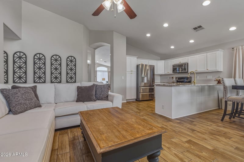9242 Saint John Rd, Peoria, AZ 85382