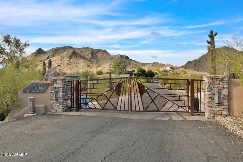 9247 24th Way, Phoenix, AZ 85028
