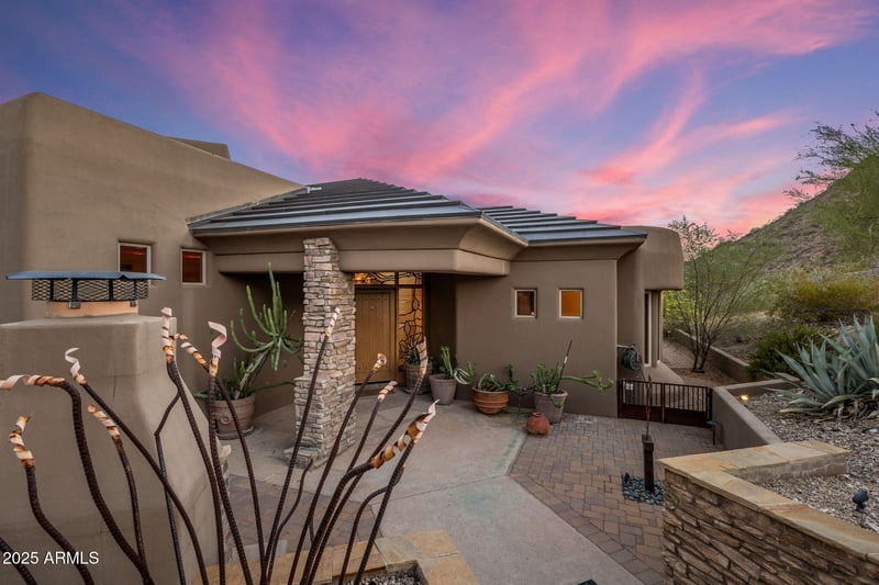 9247 24th Way, Phoenix, AZ 85028