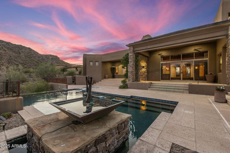 9247 24th Way, Phoenix, AZ 85028