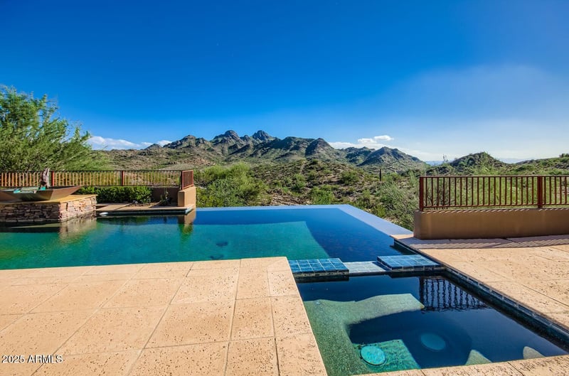 9247 24th Way, Phoenix, AZ 85028