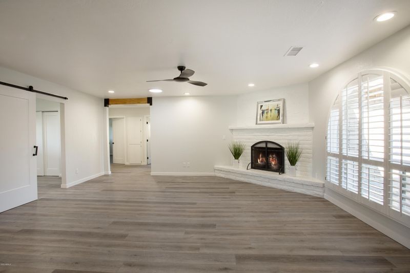 9248 N 28th St, Phoenix, AZ 85028