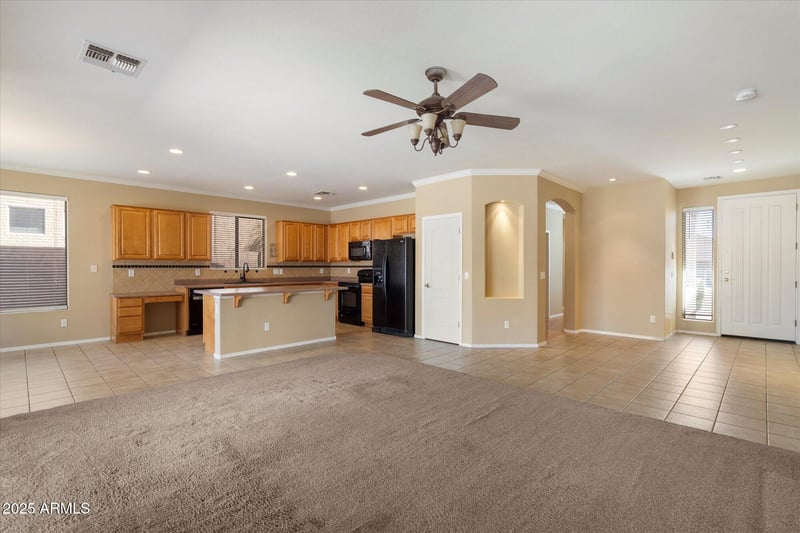 9248 Pontiac Dr, Peoria, AZ 85382