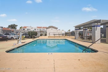9249 47th Dr, Glendale, AZ 85302
