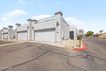 9249 47th Dr, Glendale, AZ 85302