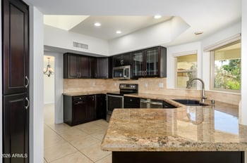 9249 50th St, Phoenix, AZ 85044