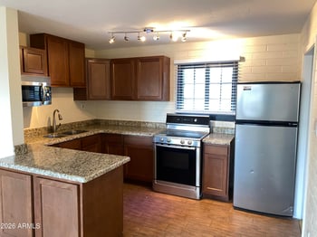925 Henry St, Tempe, AZ 85288