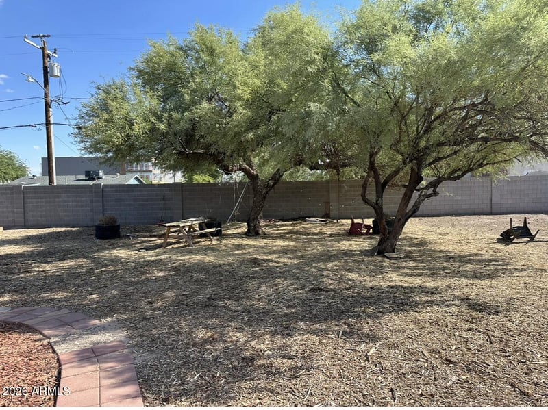 925 Henry St, Tempe, AZ 85288
