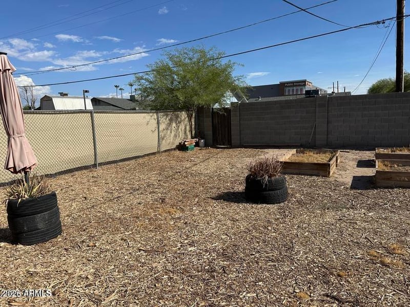 925 Henry St, Tempe, AZ 85288