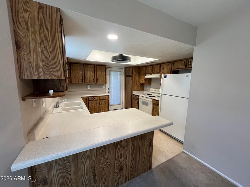 925 E Lodge Dr, Tempe, AZ 85283