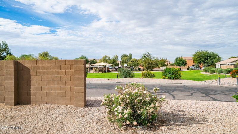 925 E Nardini St, San Tan Valley, AZ 85140