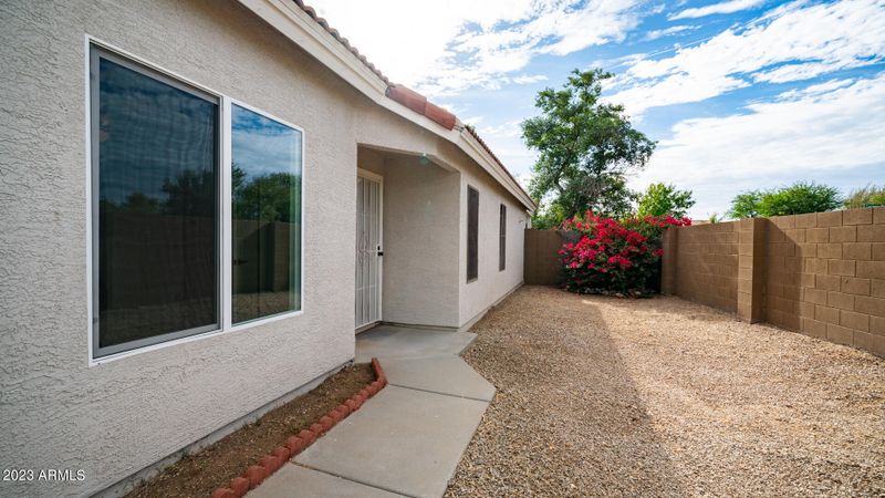 925 E Nardini St, San Tan Valley, AZ 85140