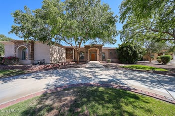 925 Valencia Dr, Phoenix, AZ 85042
