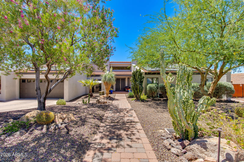 925 E Waltann Ln, Phoenix, AZ 85022