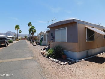 925 Plaza Dr #29, Apache Junction, AZ 85120
