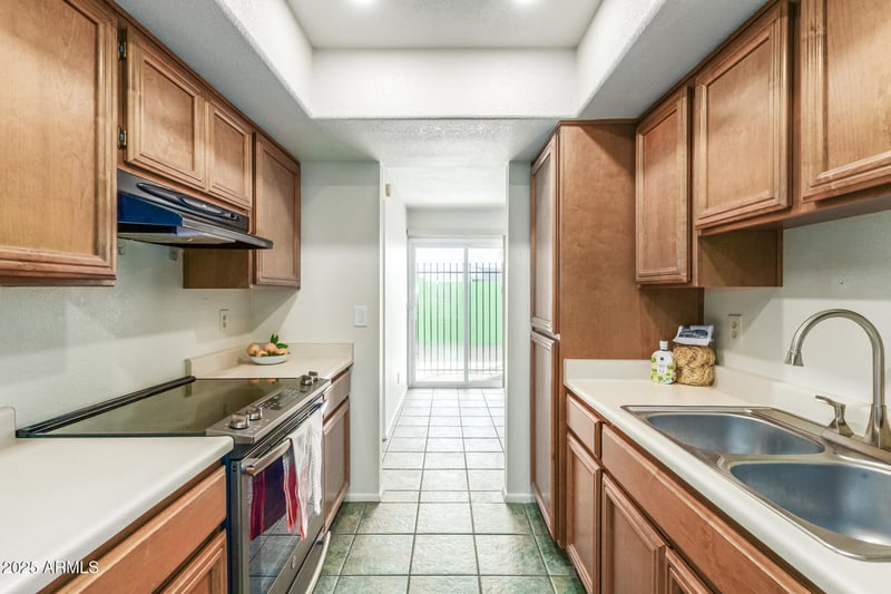 925 Villa Maria Dr, Phoenix, AZ 85022