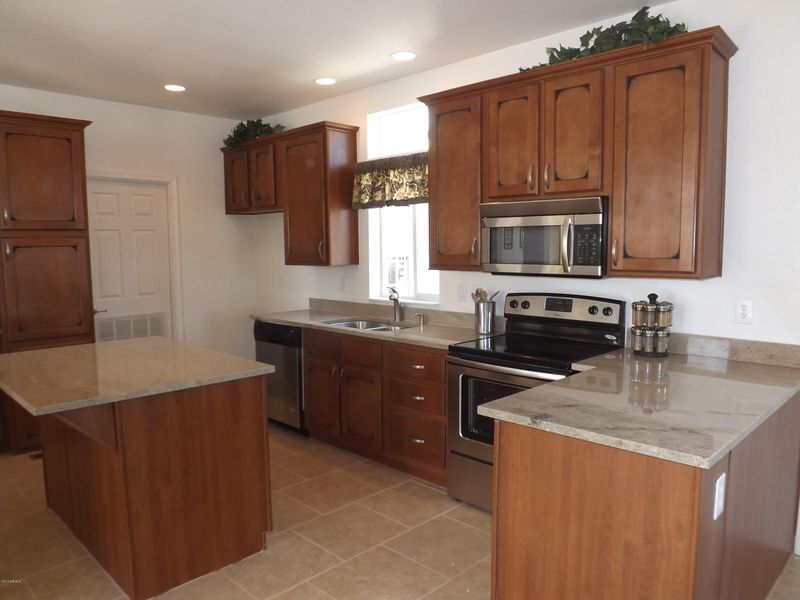 9250 E Cactus Ln, Sun Lakes, AZ 85248