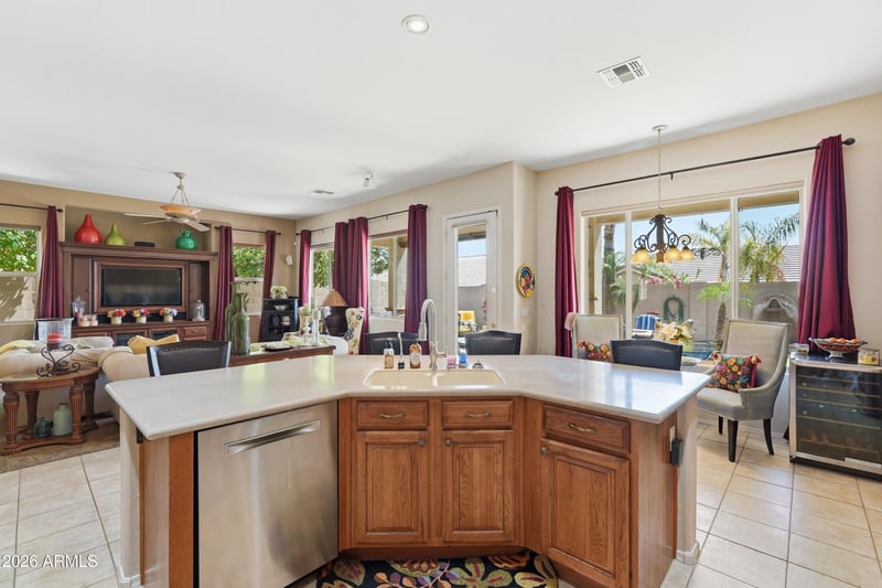 9251 Princess Dr, Mesa, AZ 85207