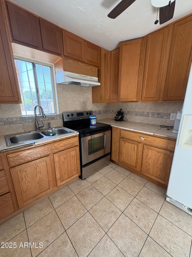 9255 Taylor St, Tolleson, AZ 85353