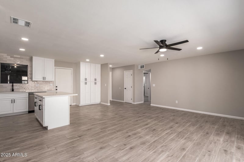 926 Angela Dr, Phoenix, AZ 85023