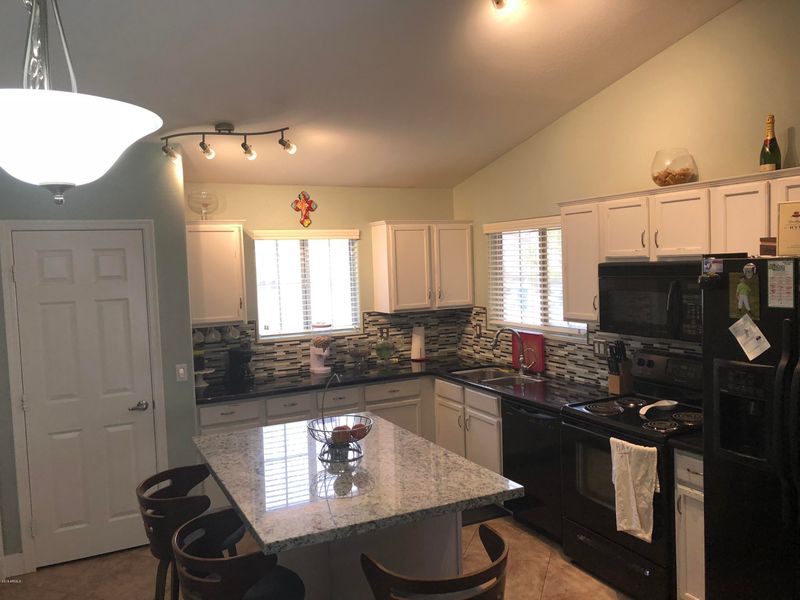 926 E Beverly Rd, Phoenix, AZ 85042