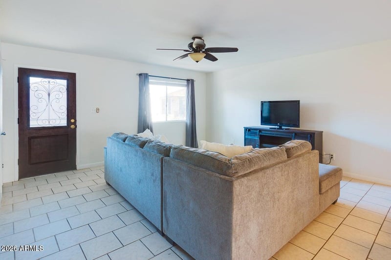 926 Date --, Mesa, AZ 85201